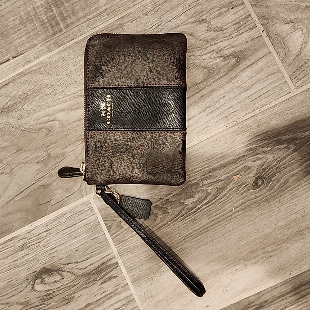 Brown Leather classic Coach wristlet